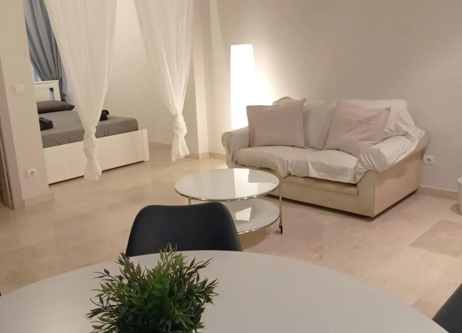 Double Private Rooms Center City Guest house